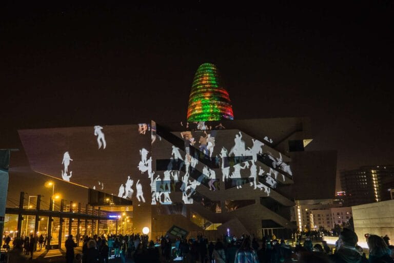 Festiwal światła w Barcelonie czyli – Llum Bcn
