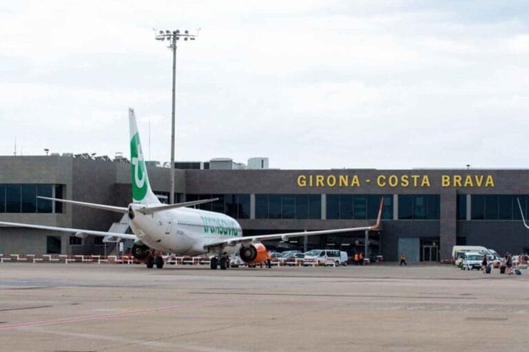 Barcelona Girona transport z lotniska